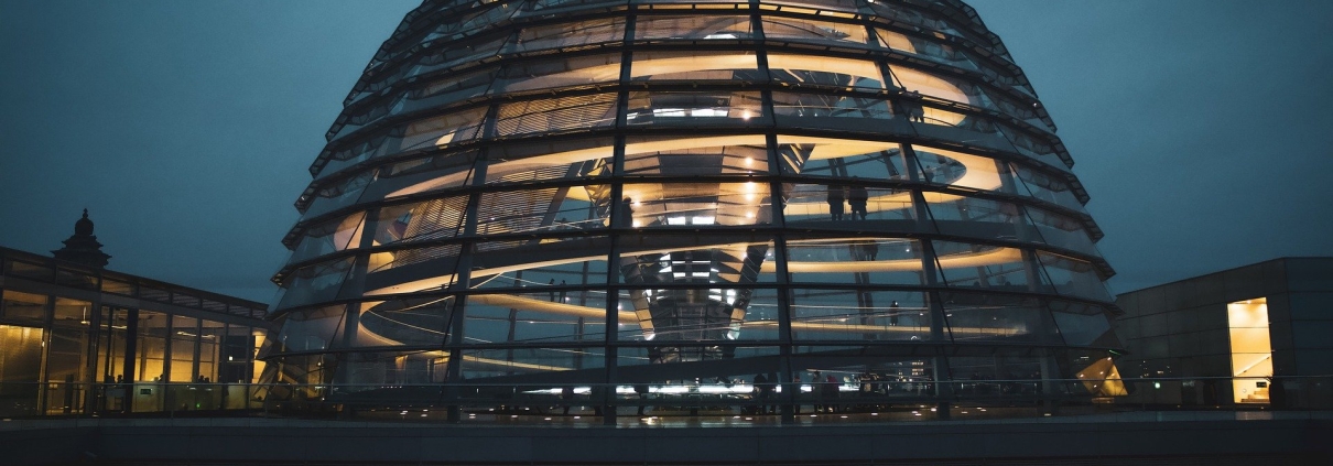 Cupola del Bundestag, Berlino - Aborto | © adil-photos Pixabay licence CC0 https://pixabay.com/it/photos/berlino-reichstag-il-tedesco-volke-4788732/