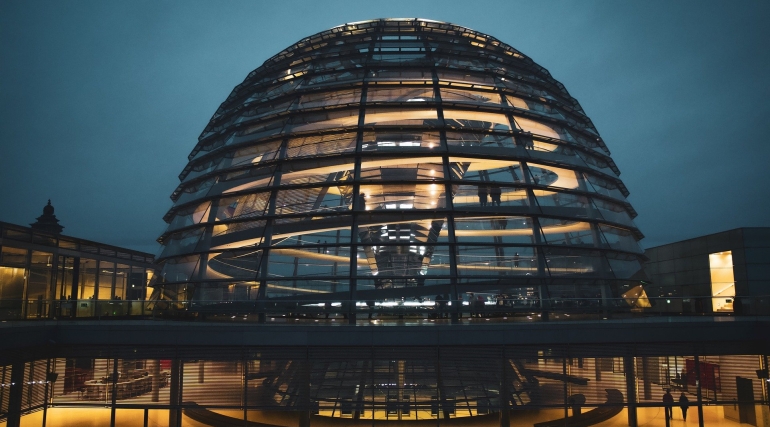 Cupola del Bundestag, Berlino | © adil-photos Pixabay licence CC0 https://pixabay.com/it/photos/berlino-reichstag-il-tedesco-volke-4788732/