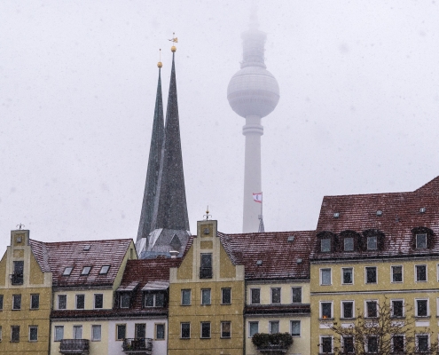 Berlino, CCOO Public Demain, foto di wal_172619 da Pixabay, https://pixabay.com/it/photos/nikolaiviertel-berlino-inverno-6654568/